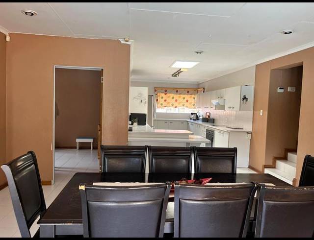 5 BEDROOM HOUSE FOR SALE IN BASSONIA